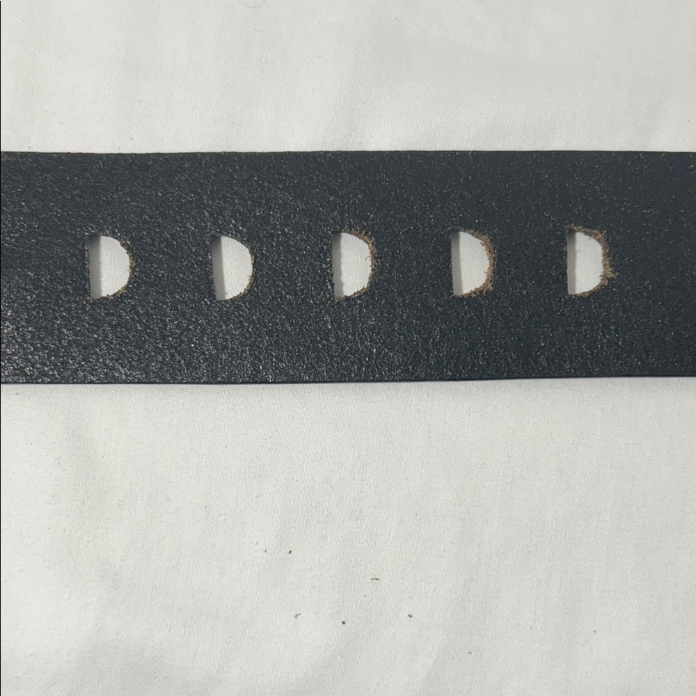 Chico’s Women's Black Leather Slouch Belt with Decorative Silver Buckle - Picture 6 of 7